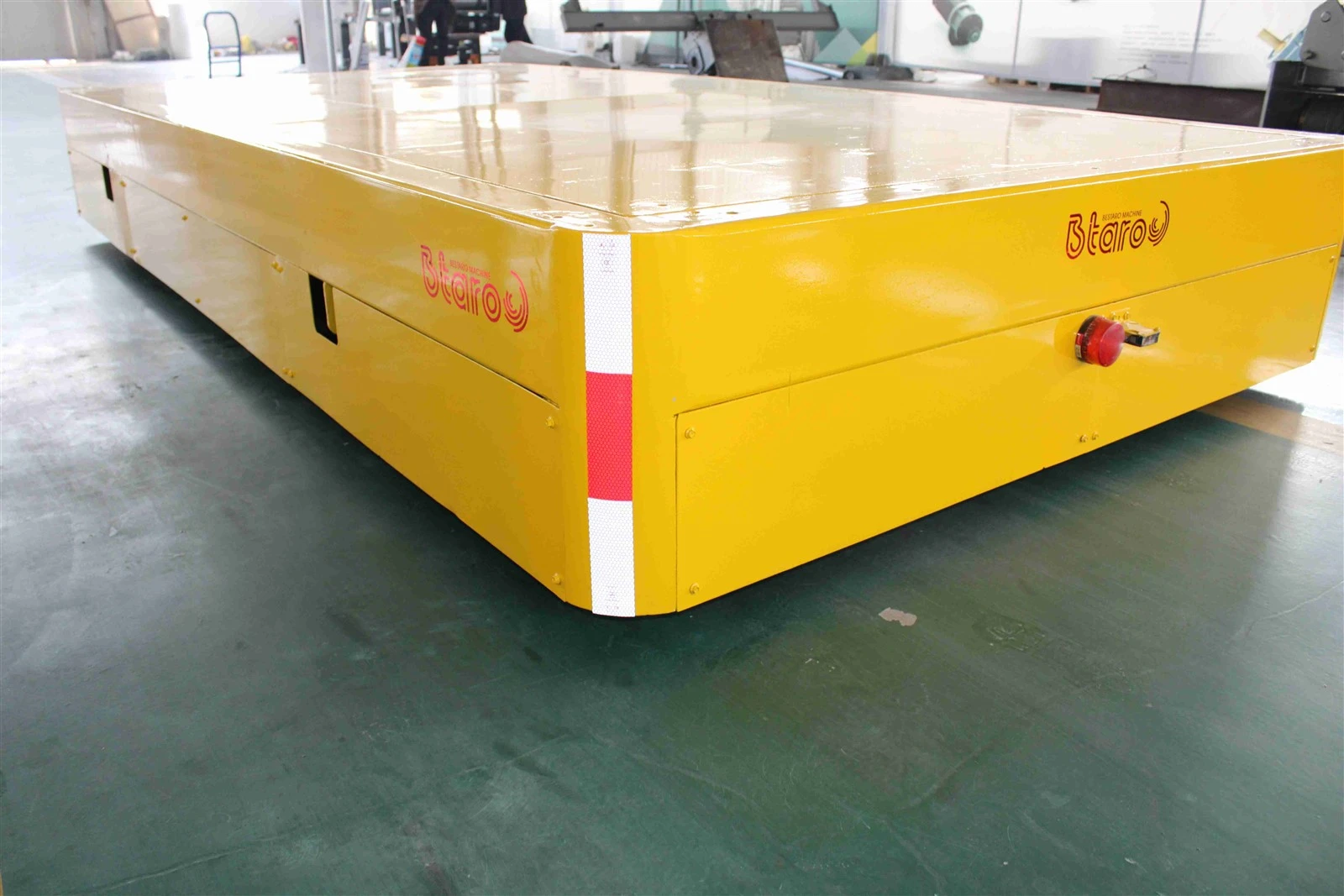 Trackless transfer vehicle Trackless transfer vehicle